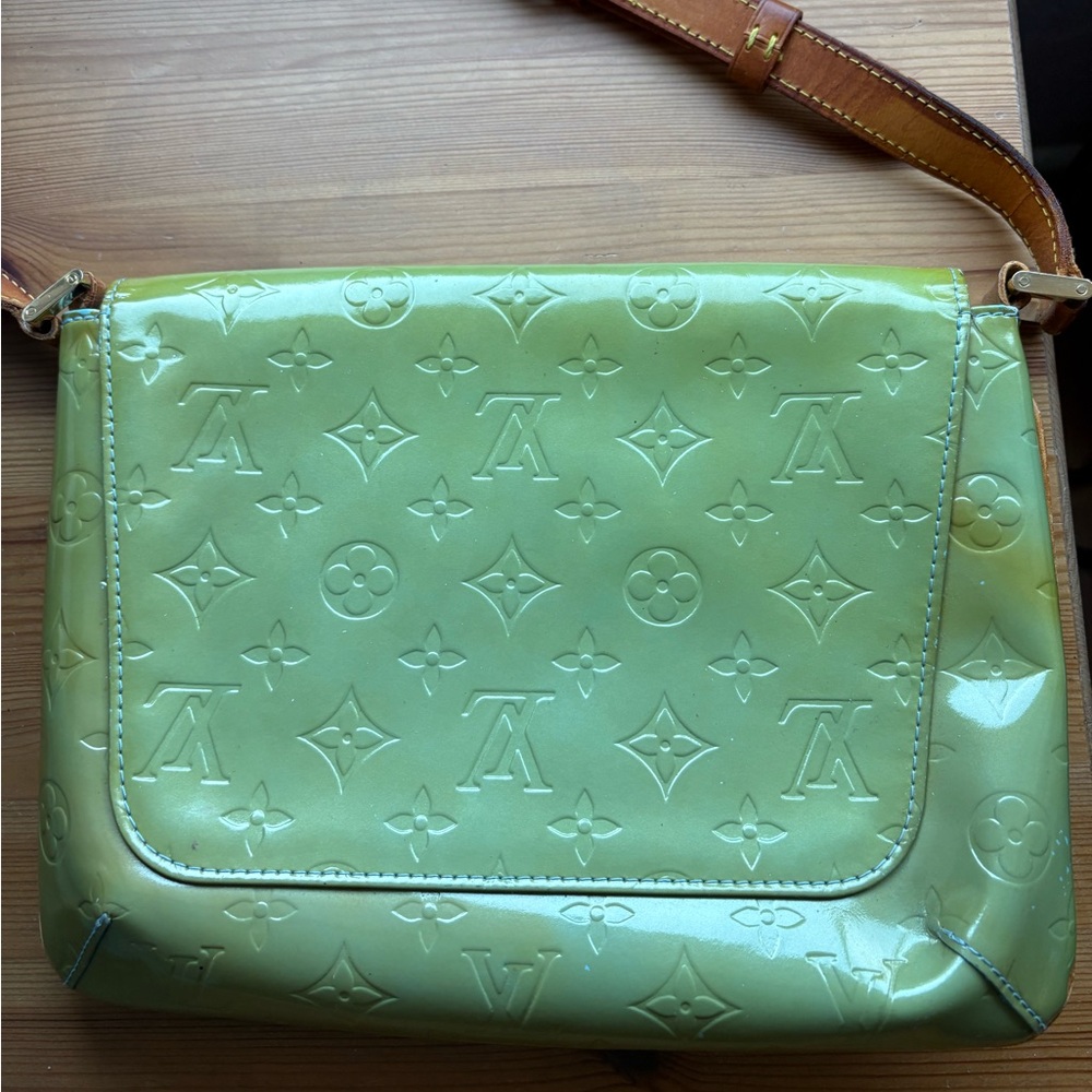 VGUC Louis Vuitton vintage green vernis shoulder bag with COA - Picture 3 of 14